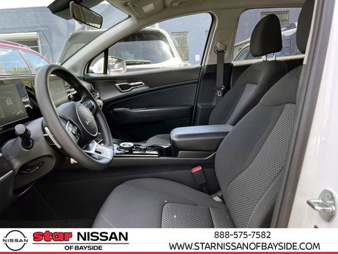 Used 2023 Kia Sportage LX image 15