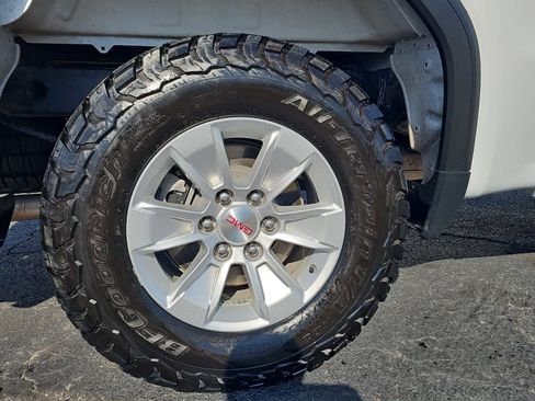 Used 2023 GMC Sierra 1500 SLE image 11