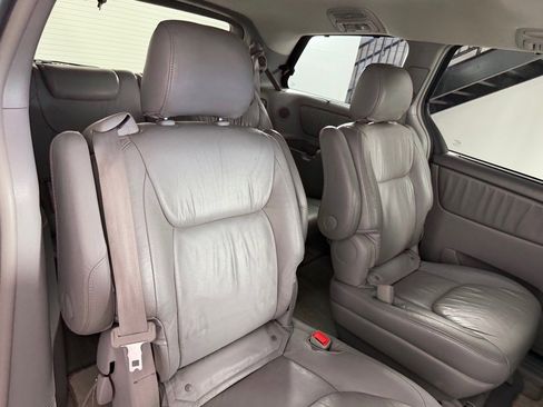Used 2006 Toyota Sienna FWD image 22