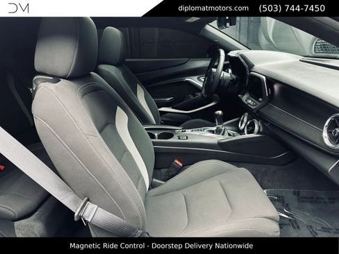 Used 2018 Chevrolet Camaro SS RWD image 18