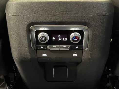 Used 2023 GMC Yukon SLT w/ SLT Premium Package AWD/4WD image 22