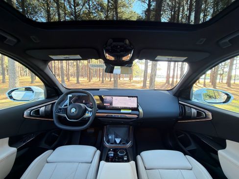 New 2026 BMW X3 xDrive30 w/ Premium Package image 2