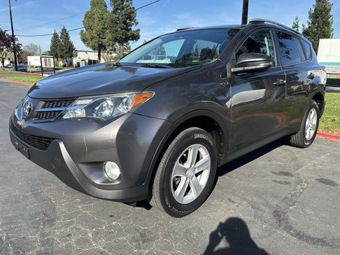 Used 2013 Toyota RAV4 XLE FWD image 7