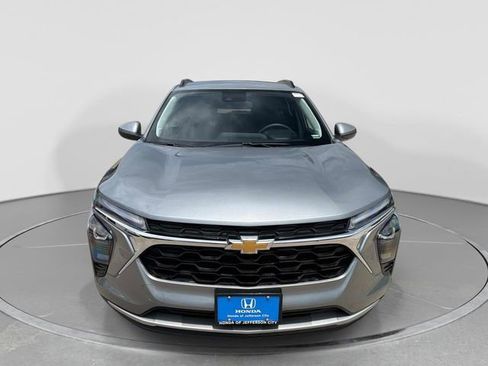 Used 2024 Chevrolet Trax LT FWD image 10