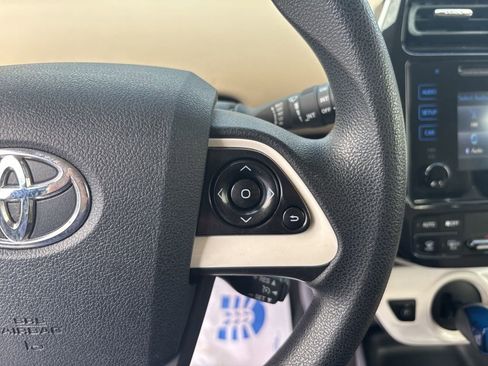 Used 2016 Toyota Prius Two image 13