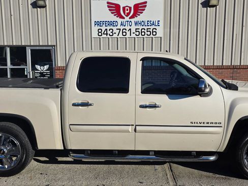 Used 2013 Chevrolet Silverado 1500 LTZ w/ LTZ White Diamond Edition image 4