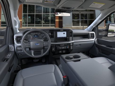 New 2026 Ford F250 XL w/ XL Driver Assist Package RWD image 9