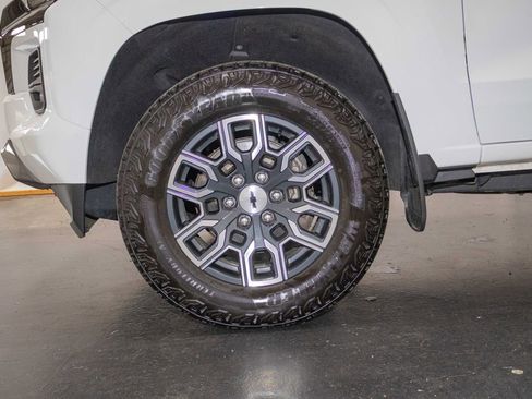 Certified 2023 Chevrolet Colorado Z71 w/ Z71 Convenience Package 2 AWD/4WD image 11