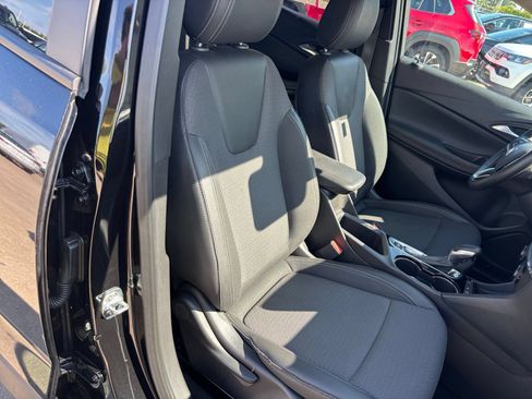Used 2025 Buick Encore GX Preferred FWD image 34