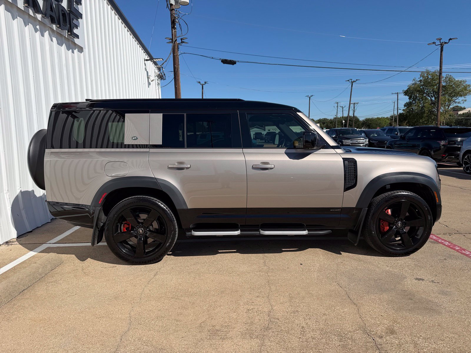 Used 2023 Land Rover Defender 130 X AWD/4WD image 9