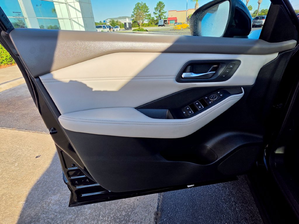 Certified 2023 Nissan Rogue SL w/ SL Premium Package FWD image 19