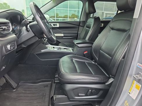 Used 2021 Ford Explorer XLT w/ Equipment Group 202A RWD image 10