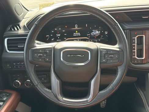 Used 2023 GMC Yukon XL Denali Ultimate image 25