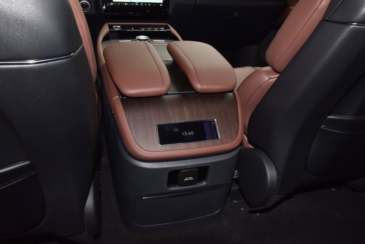 New 2026 Lincoln Navigator Reserve AWD/4WD image 19