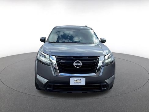 Used 2025 Nissan Pathfinder SV image 4
