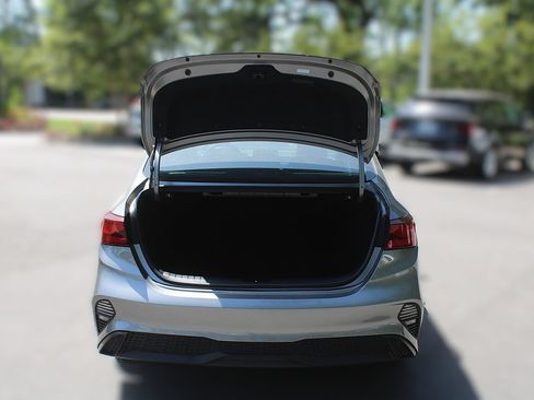 Certified 2024 Kia Forte LXS FWD image 8