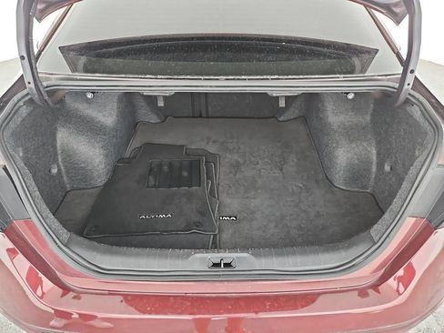 Used 2024 Nissan Altima 2.5 SV FWD image 29