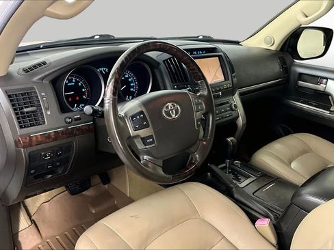 Used 2011 Toyota Land Cruiser w/ Upgrade Pkg AWD/4WD image 15