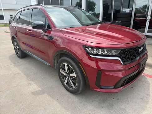 Used 2022 Kia Sorento S w/ Panoramic Sunroof Package FWD image 4
