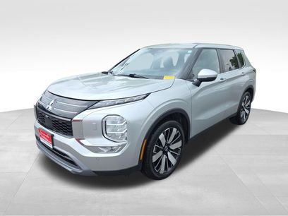 Used 2025 Mitsubishi Outlander SE