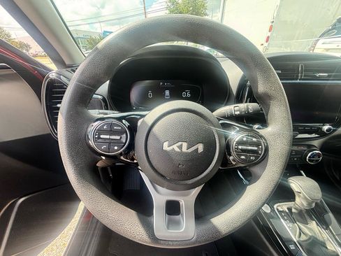 Used 2023 Kia Soul S FWD image 36
