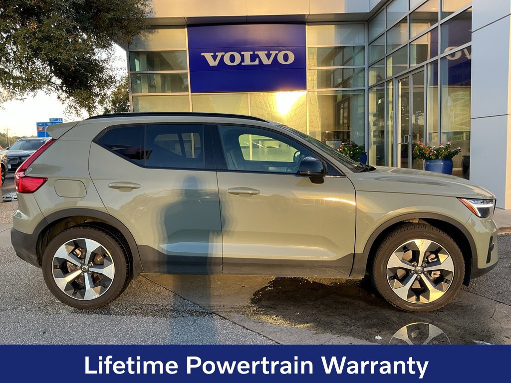 Certified 2024 Volvo XC40 B5 Core AWD/4WD image 2