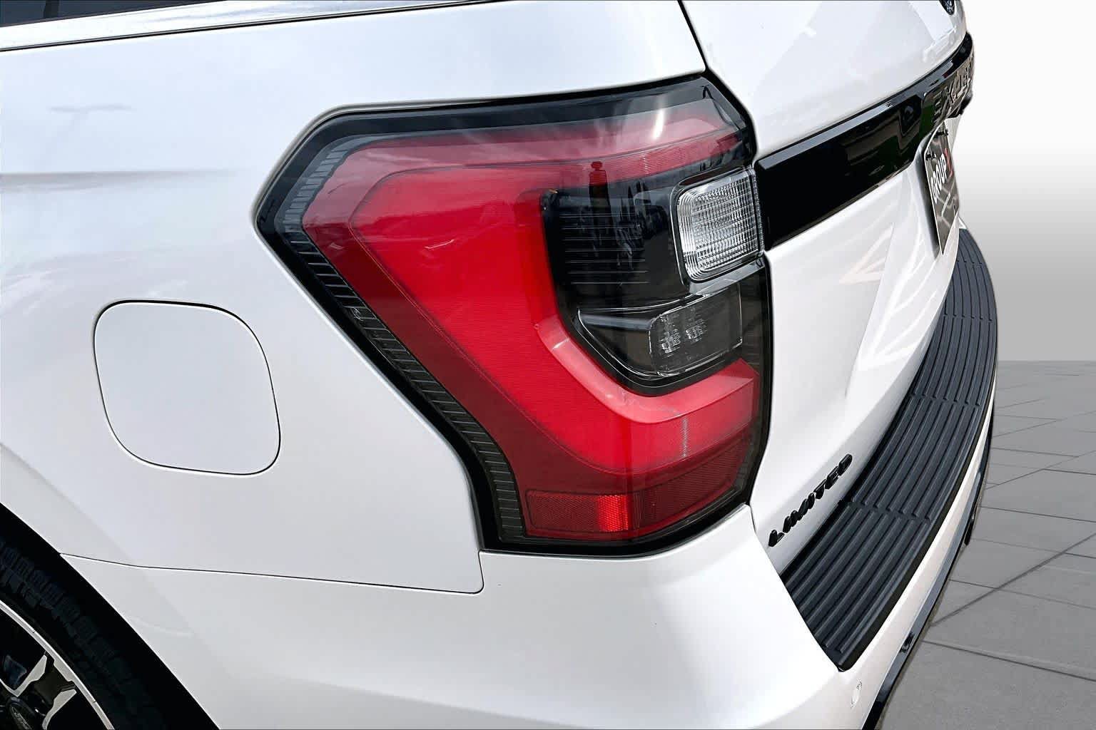 Used 2019 Ford Expedition Limited w/ Equipment Group 303A RWD image 29
