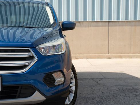 Used 2019 Ford Escape SE AWD/4WD image 2