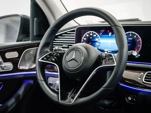 Used 2026 Mercedes-Benz GLS 450 4MATIC image 16