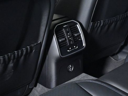 Certified 2023 Porsche Macan AWD/4WD image 20