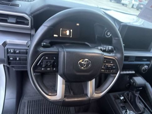 Certified 2025 Toyota 4Runner SR5 AWD/4WD image 16