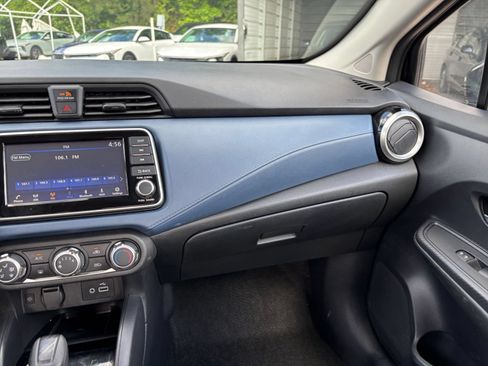 Used 2025 Nissan Versa SV FWD image 31