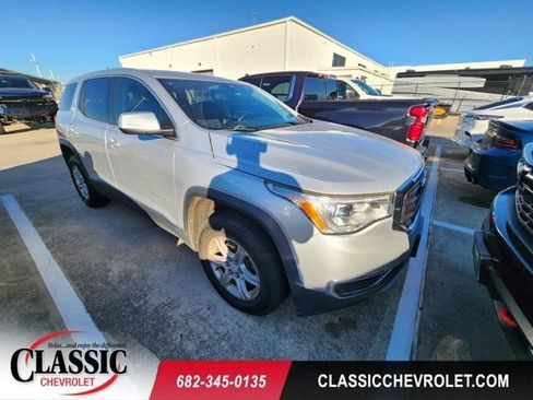 Used 2017 GMC Acadia SLE image 1