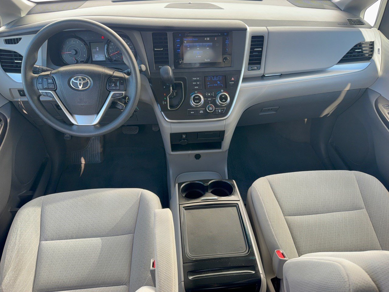 Used 2015 Toyota Sienna LE FWD image 17