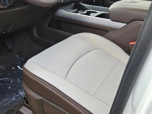New 2026 RAM 2500 Laramie AWD/4WD image 4