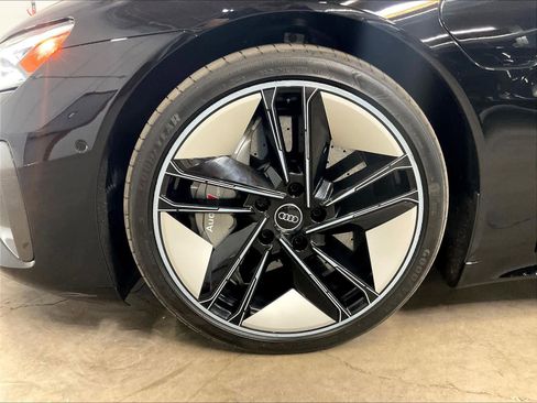 Used 2024 Audi RS e-tron GT w/ Ceramic Brake Package AWD/4WD image 12