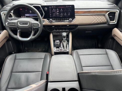 Used 2024 GMC Canyon Denali image 13