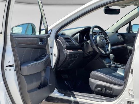 Used 2019 Subaru Outback 2.5i Limited w/ Popular Package #2 AWD/4WD image 9