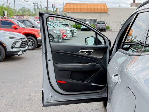 Used 2023 Kia Sportage X-Line image 16