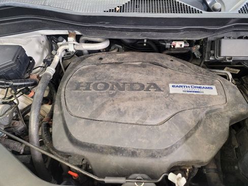 Used 2018 Honda Pilot Touring image 30