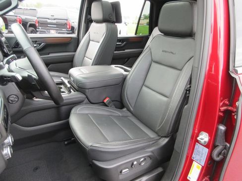 Certified 2025 GMC Yukon Denali w/ Denali Reserve Package AWD/4WD image 25