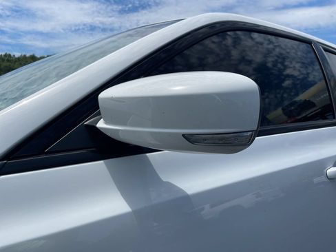 Used 2022 Chrysler 300 Touring L w/ Safetytec Plus Group RWD image 8