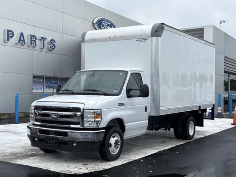 New 2027 Ford E-350 and Econoline 350 Super Duty w/ Power Equipment Group RWD image 7