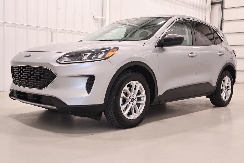 Certified 2022 Ford Escape SE w/ Convenience Package FWD image 5