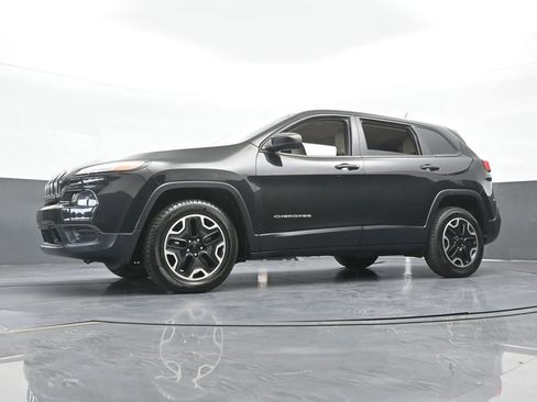 Used 2016 Jeep Cherokee Sport AWD/4WD image 50