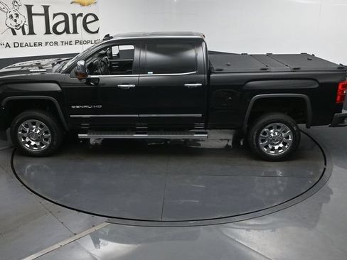 Used 2019 GMC Sierra 2500 Denali w/ Duramax Plus Package AWD/4WD image 44
