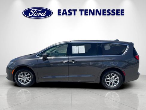 Used 2020 Chrysler Voyager LX FWD image 6
