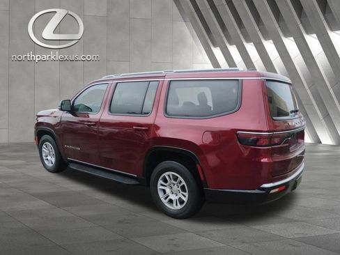 Used 2024 Jeep Wagoneer 2WD image 2