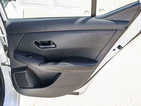 Used 2024 Nissan Altima 2.5 SR FWD image 18