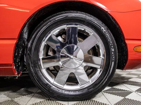 Used 2003 Ford Thunderbird image 39